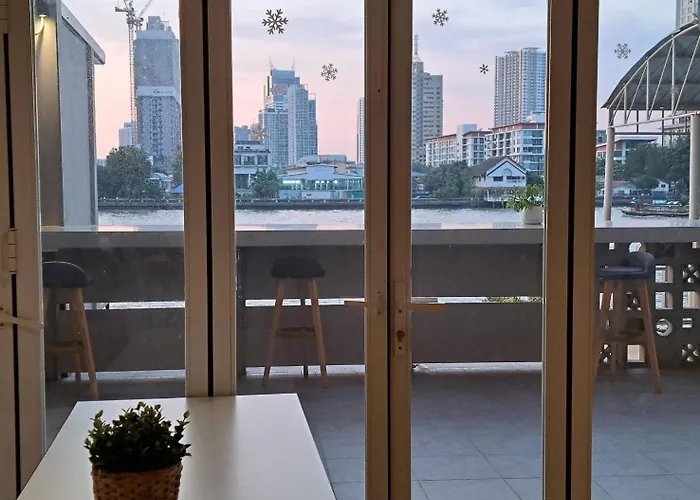 Beat Warii At Chaophraya River * Бангкок